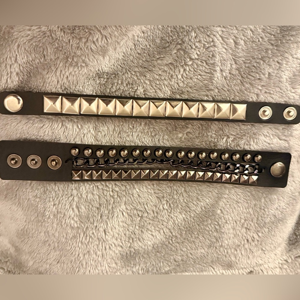 Silver and Black Studded Bracelet Set - Picture 4 of 6